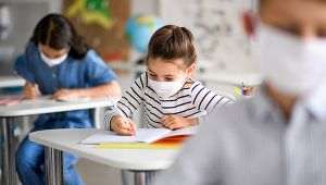 Ministrul Educaţiei afirmă că a solicitat în bugetul învăţământului 530 de milioane de lei pentru bursele şcolare